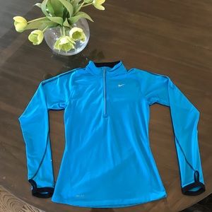 Women’s Nike Element Half Zip, Size XS
